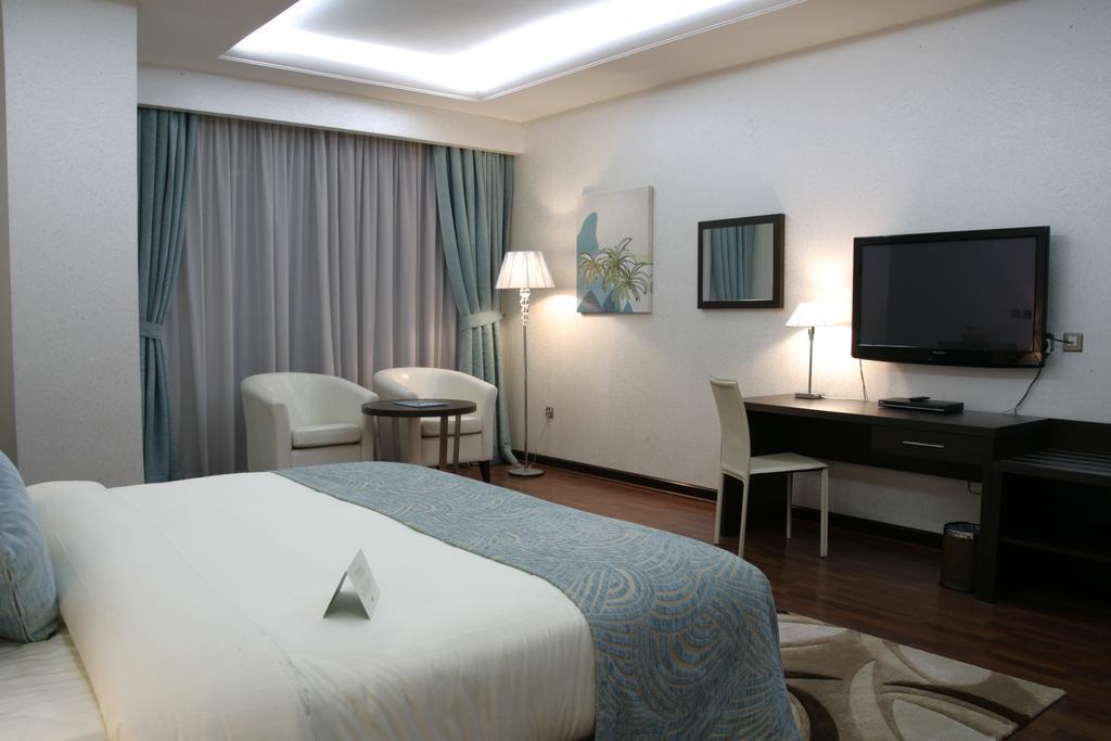 โกคุลัม พาร์ค โฮเต็ล โดฮา Hotel ภายนอก รูปภาพ
