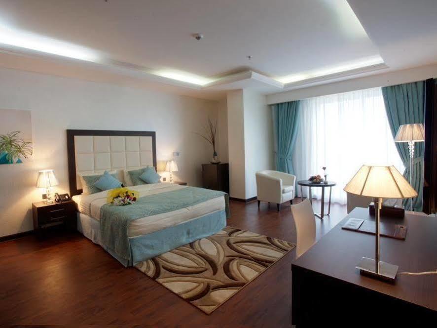 โกคุลัม พาร์ค โฮเต็ล โดฮา Hotel ภายนอก รูปภาพ